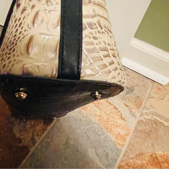 🎁 RARE! Brahmin Graphite Crestview Mini Asher! No longer being produced! - Picture 11 of 16